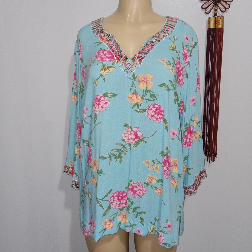BELLE by KIM GRAVEL FLORAL TOP SZ MED